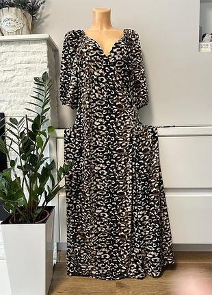 Розкішна сукня на запах