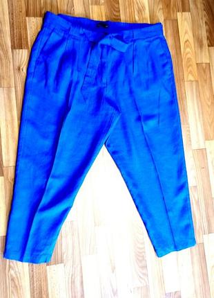 Штани синього кольору (elect blue) бренду marks & spencer, що має знімний пояс і крій регуляр 22 розмір