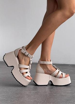 Босоніжки жіночі