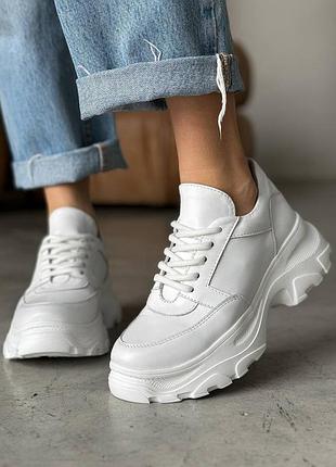 Кросівки жіночі, шкіряні, білі, 38 розмір, виробник україна