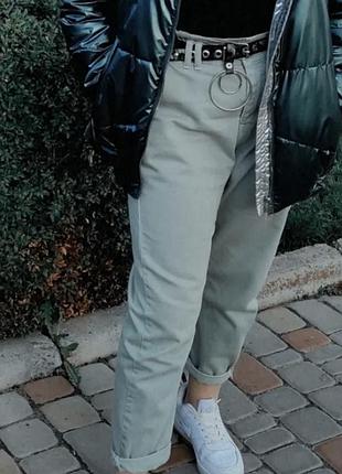 Трендові жіночі джинси-банани у оливковому відтінку