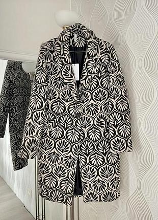 Пальто міді прямого крою у розмірі s з геометричним рослинним принтом