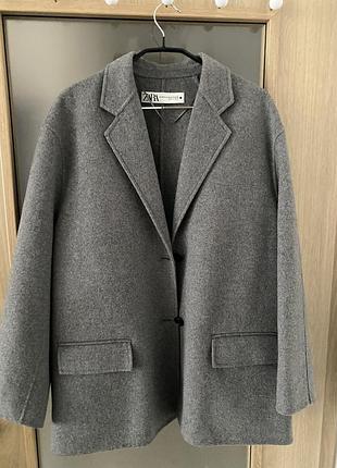 Шерстяное пальто zara
