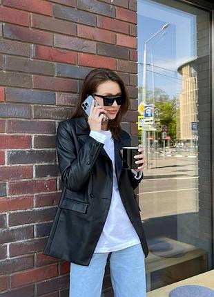 Розпродаж 🏷 шкіряний приталений подовжений піджак жакет на підкладці з ґудзиками