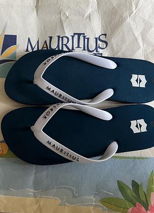 Пляжні шльопанці