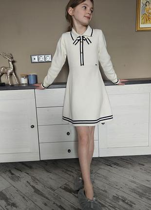 Стильна сукня молочного кольору тренд 2026