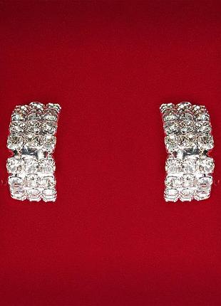 Сережки-пусети жіночі з білими стразами, світлий метал