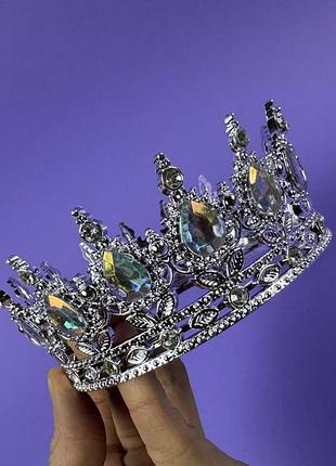 Корона на торт срібна з білим камінням, діаметр 12 см, для декору святкових випічки та десертів