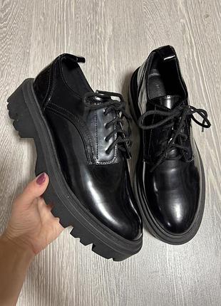 Туілі броги жіночі чорні reserved