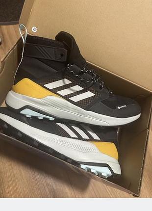 Кросівки adidas нові