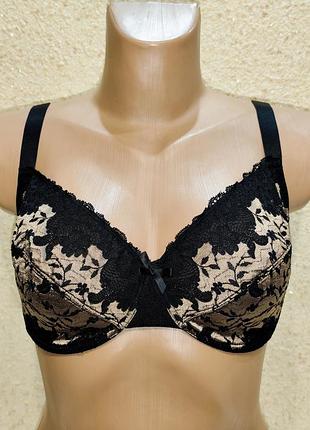 Красивый бюстгальтер мягкий на косточках uk36e eur80e