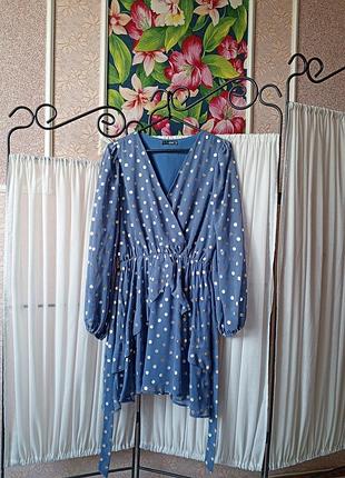 Красиве шифонове блакитне плаття в сріблястий горох quiz.