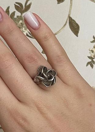 Серебряное колечко с розой