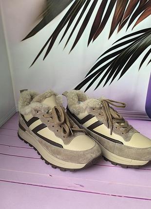 Жіночі утеплені кросівки фабрика турція акційна пропозиція останній розмір 40 по устілці 25.5 см