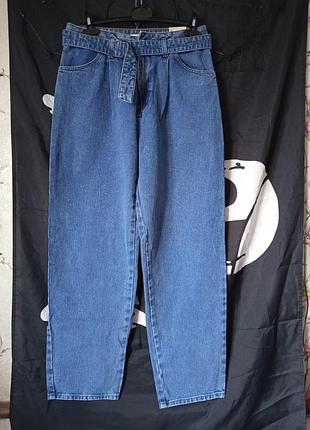 Джинсы с ремнем