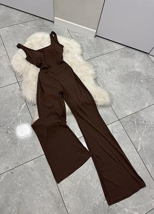 Коричневий шоколадний комбінезон з брюками кльош