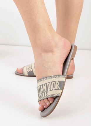 Нові жіночі шльопанці christian dior😍