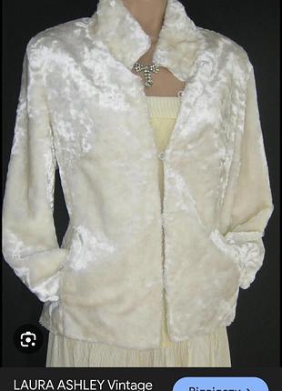 Это роскошная находка! эта куртка от laura ashley выглядит невероятно уютно и дорого благодаря своей текстуре.
​
​