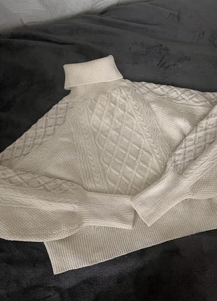 Жіночий светр
