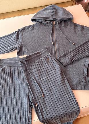 Спортивний костюм жіночий