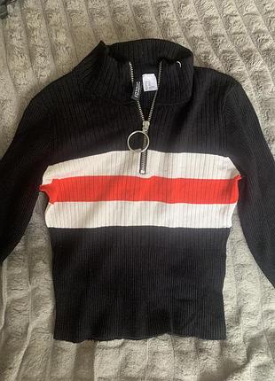 Коротка кофта з рукавами