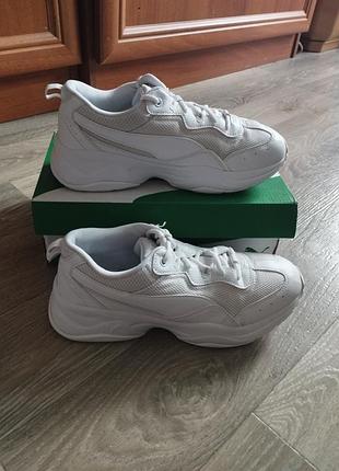 Женские кроссовки бренд puma