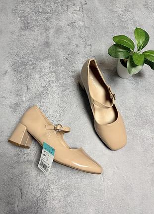 Лакові туфлі на стійкому каблуку