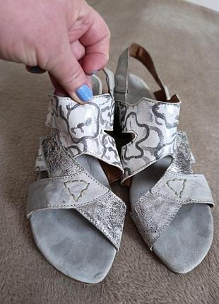 Босоножки, 39р, 25,5см, итальялия, натуральная кожа, высота 6см, очень удобная колодка, файно на ноге