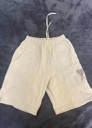 Бежеві шорти ami