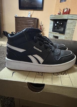 Кеди,кросівки.хайтопи на хлопчика фірми reebok(оригінал).