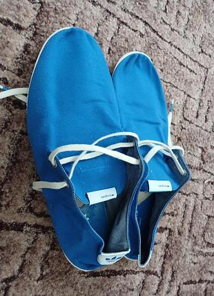 Cині чоловічі кеди (або мокасини) моделі adidas toe touch. легке повсякденне взуття з текстильним верхом і білою підошвою, 44 розмір, устілка 27,5 см.