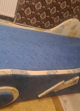 Кровать детская в форме машина