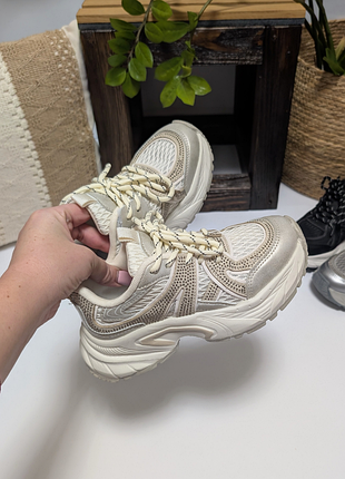 Стильные кроссовки для девочки