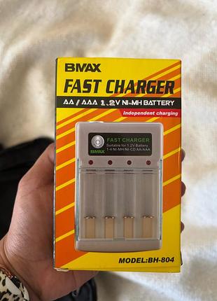 Пристрій для зарядки акумуляторів і батарейок