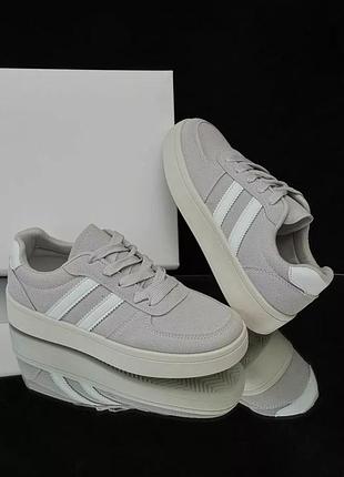 Кроссовки женские кросівки