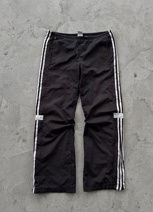 Спортивні нейлонові штани adidas climacool чорні з білими лампасами
