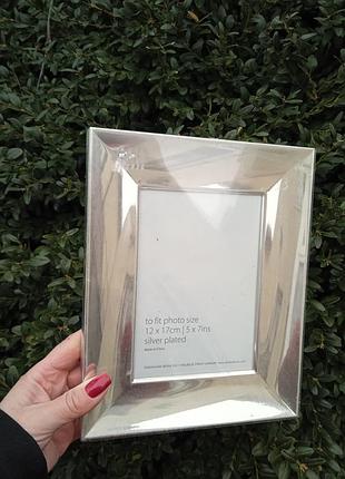 Фоторамка посеребояннаяв новом состоянии