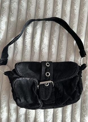 Чорна вельветова сумка багет у стилі y2k