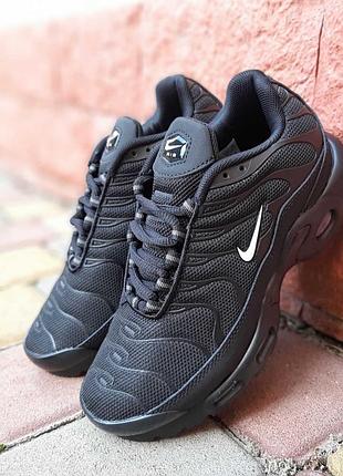 Женские кроссовки nike air max tn black white найк черного с белым цветами
