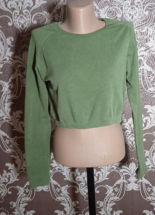 Спортивная кофта кроп топ оливкового цвета, хорошо тянется, подходит для йоги фитнеса