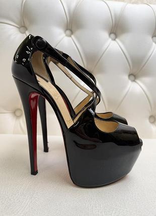 Босоніжки christian louboutin оригінал