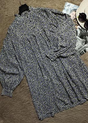 Красивое цветочное свободное платье с объемными рукавами/платье