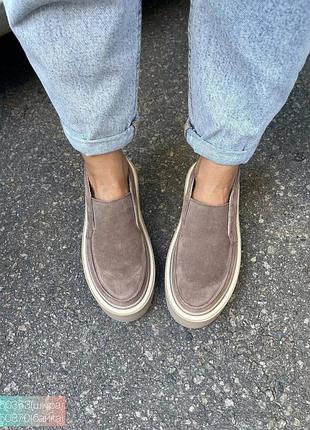 Замшеві високі бежеві лофери з натуральної заиші