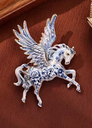 Брошка пегас, дивіться більше біжутерії в моїх оголошеннях