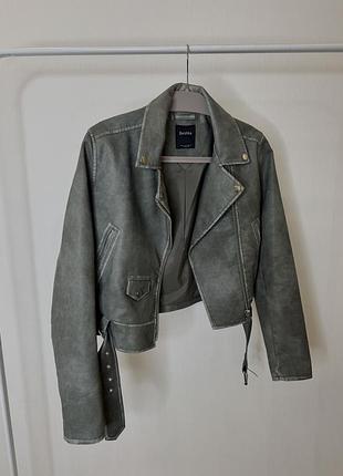 Шкіряна куртка bershka