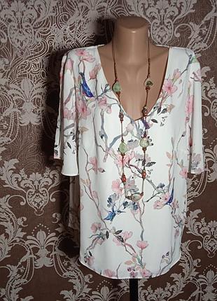 Блузка жіноча, з квітковим орнаментом