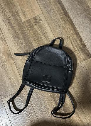 Рюкзак чорний шкіряний