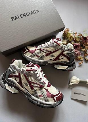 Runner burgundy grey