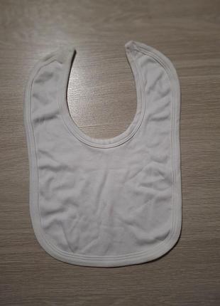 Слюнявчик на липучці