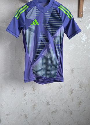 Спортивна футболка adidas